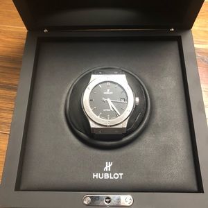 Hublot Classic Fusion 45mm black rubber band